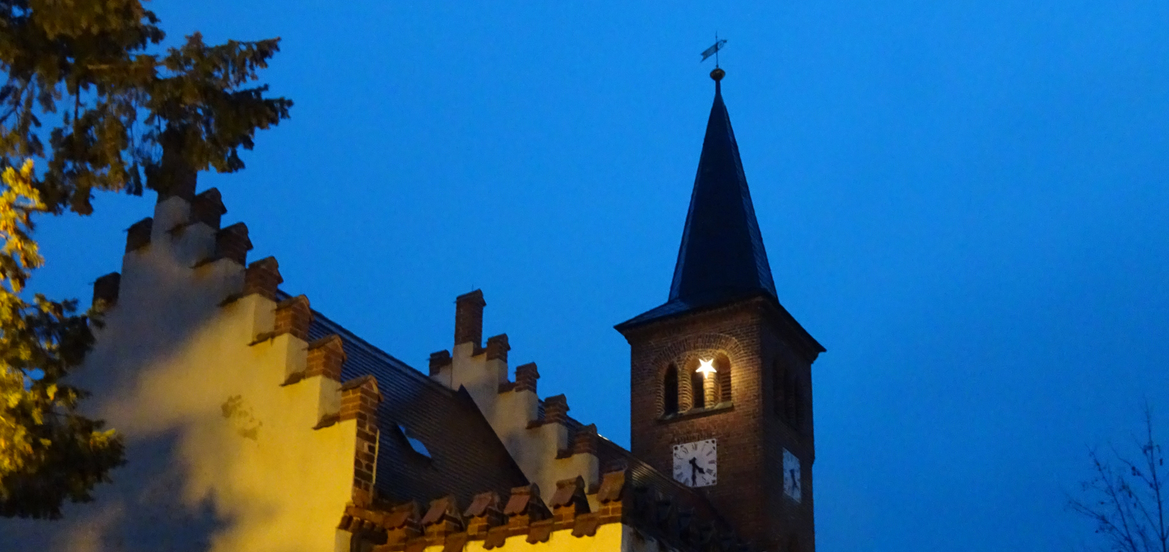 Adventsmarkt an der Schloßkirche am 3. Advent